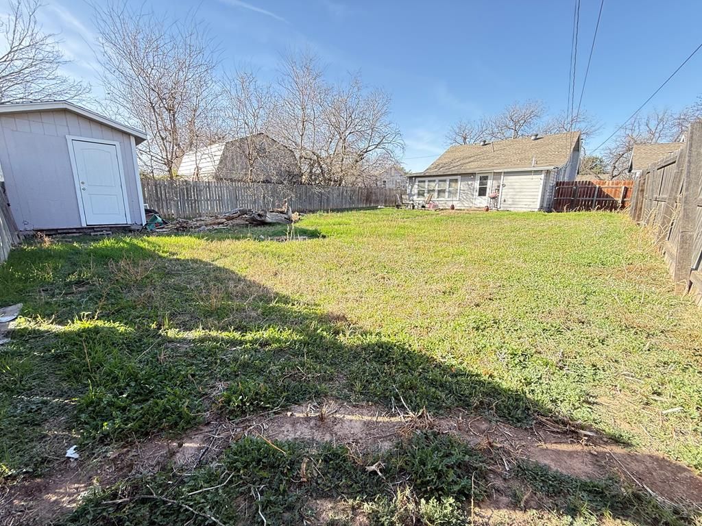 Image 9 of property listing at 1520 S Harrison St, San Angelo, TX 76901