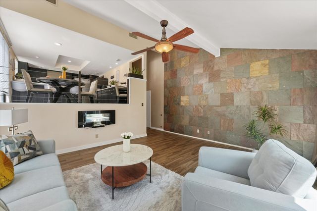 2304 Oak Forest Court, Arlington, TX 76012