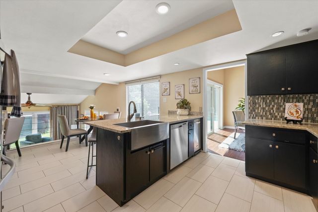 2304 Oak Forest Court, Arlington, TX 76012