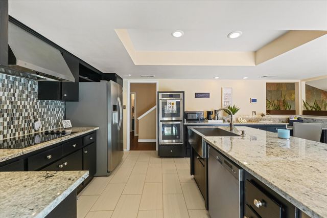 2304 Oak Forest Court, Arlington, TX 76012