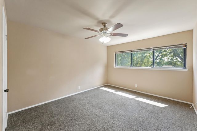 2304 Oak Forest Court, Arlington, TX 76012