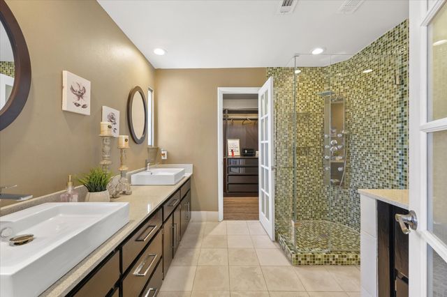 2304 Oak Forest Court, Arlington, TX 76012