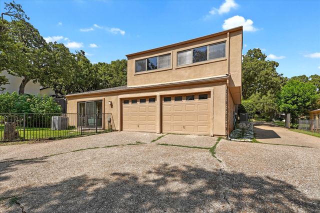 2304 Oak Forest Court, Arlington, TX 76012