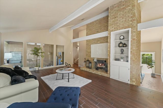 2304 Oak Forest Court, Arlington, TX 76012