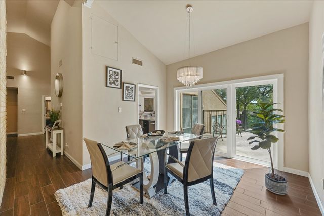 2304 Oak Forest Court, Arlington, TX 76012