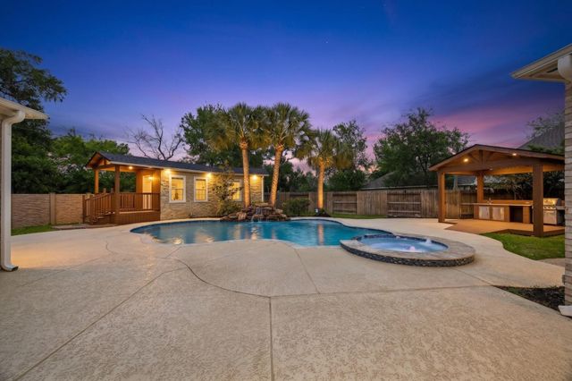 7503 Northwoods Drive, Sugar Land, TX 77479