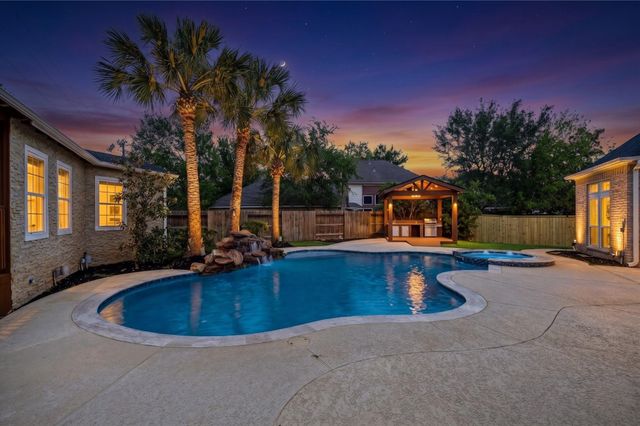 7503 Northwoods Drive, Sugar Land, TX 77479