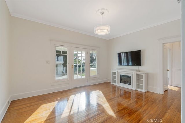 1325 E Altadena, Altadena, CA 91001