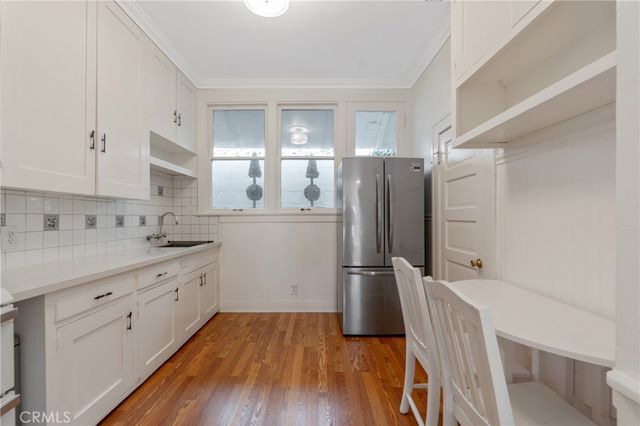 1325 E Altadena, Altadena, CA 91001
