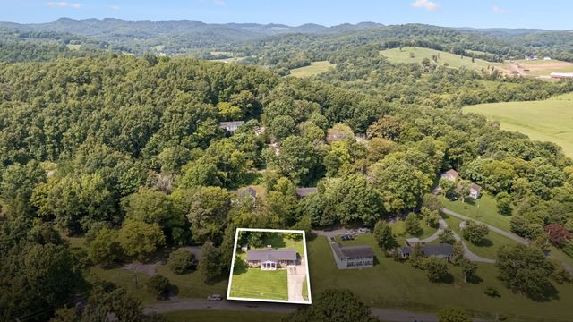 132 Hillwood Dr, Carthage, TN 37030