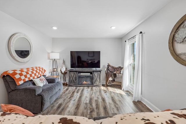 132 Hillwood Dr, Carthage, TN 37030