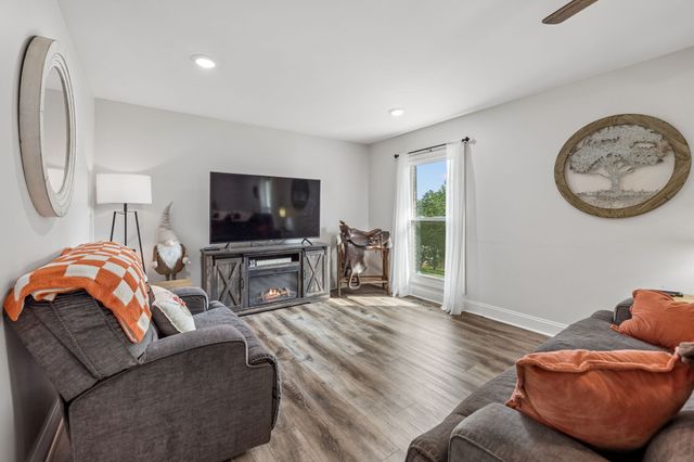 132 Hillwood Dr, Carthage, TN 37030