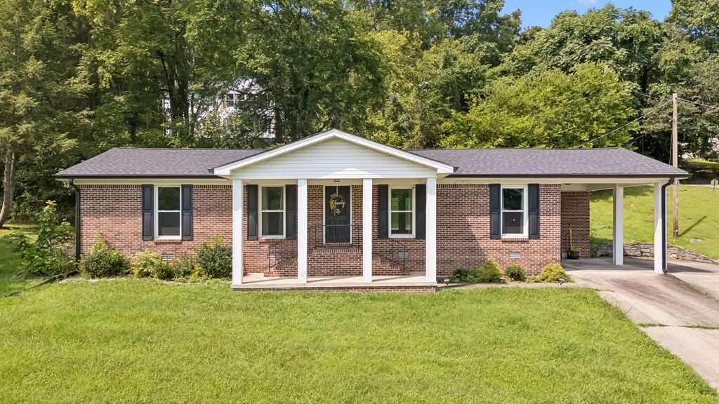 132 Hillwood Dr, Carthage, TN 37030
