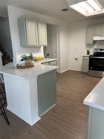 600 Sheep Trail DR, Kyle, TX 78640