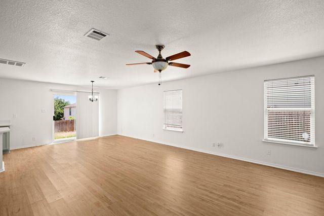 600 Sheep Trail DR, Kyle, TX 78640