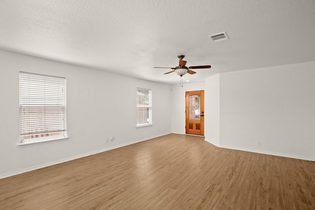 600 Sheep Trail DR, Kyle, TX 78640