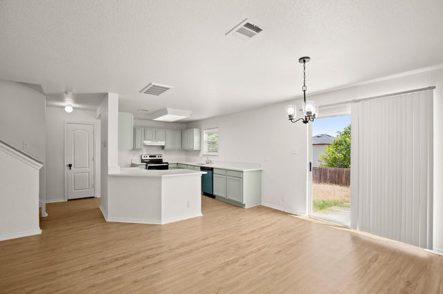 600 Sheep Trail DR, Kyle, TX 78640