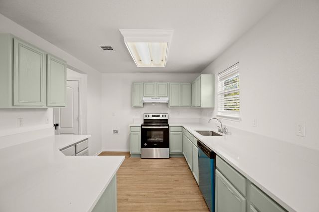 600 Sheep Trail DR, Kyle, TX 78640