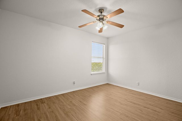 600 Sheep Trail DR, Kyle, TX 78640