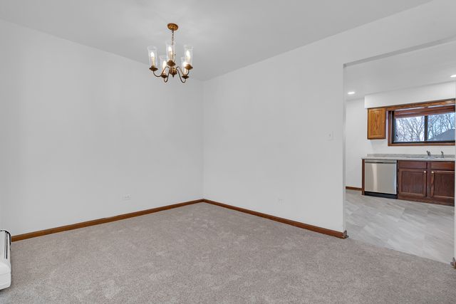 1225 Whispering Hills Court 3B, Naperville, IL 60540