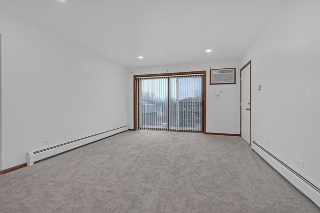 1225 Whispering Hills Court 3B, Naperville, IL 60540