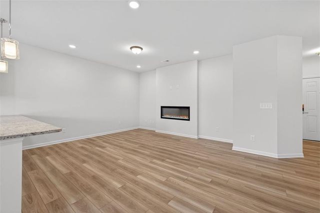 36 Jacobs Farm Lane 16, Lawrenceville, GA 30045