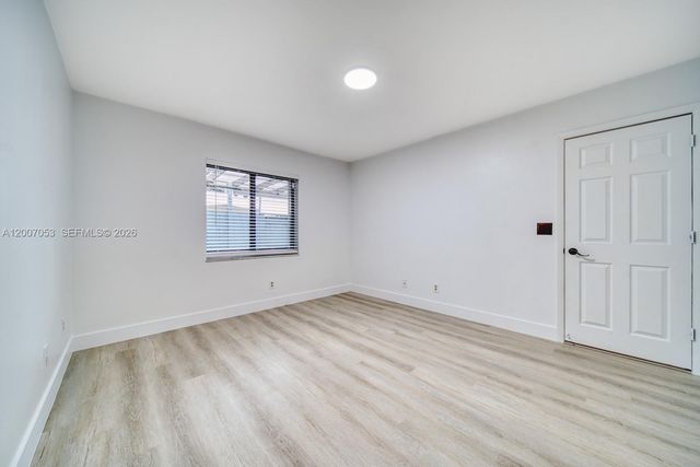 1720 NW 92nd Ave, Pembroke Pines, FL 33024