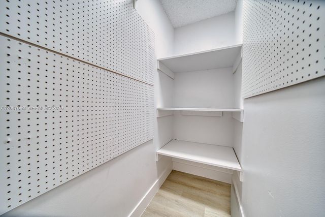 1720 NW 92nd Ave, Pembroke Pines, FL 33024