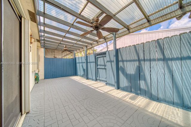 1720 NW 92nd Ave, Pembroke Pines, FL 33024