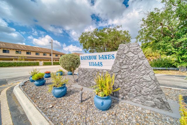 1720 NW 92nd Ave, Pembroke Pines, FL 33024