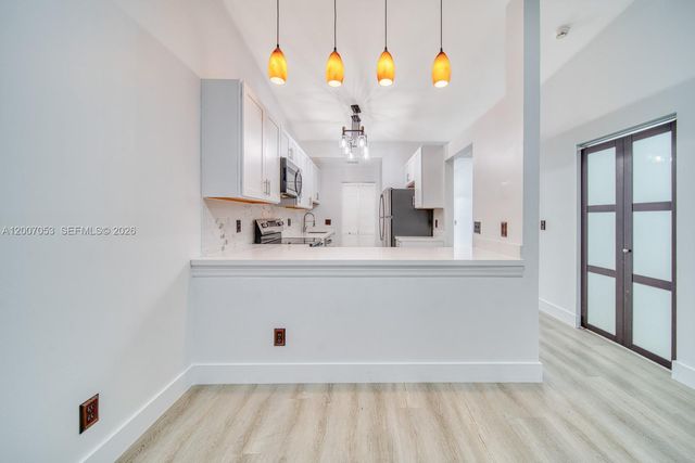 1720 NW 92nd Ave, Pembroke Pines, FL 33024