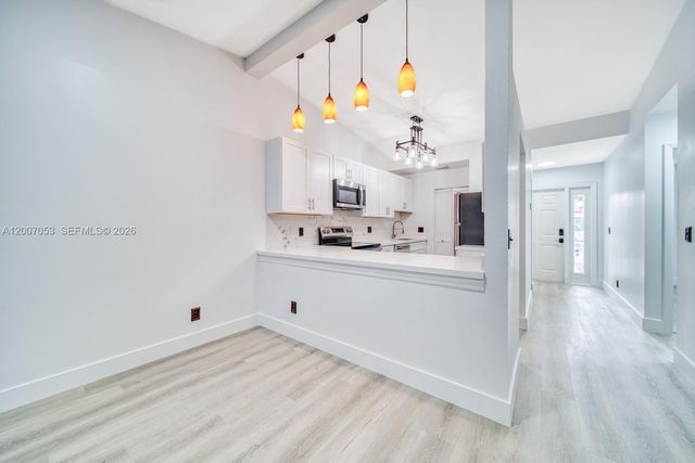 1720 NW 92nd Ave, Pembroke Pines, FL 33024