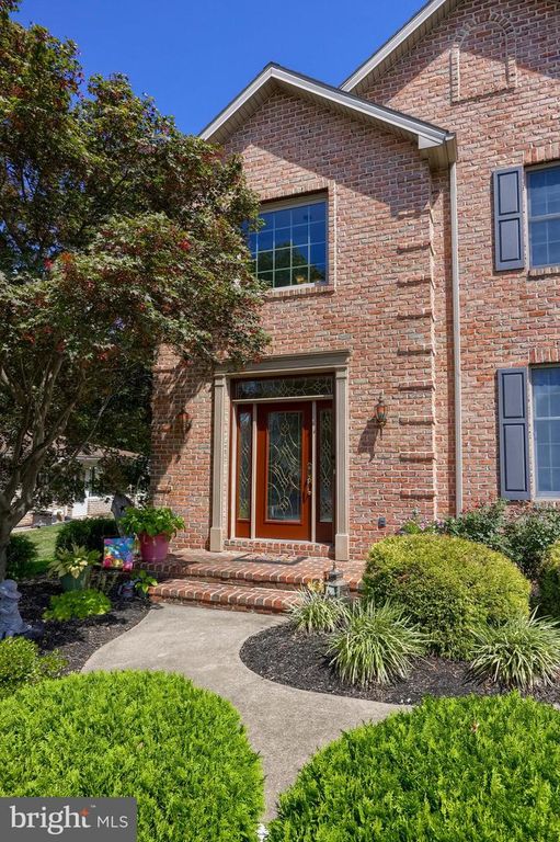 2611 OBERLIN DR, York, PA 17404