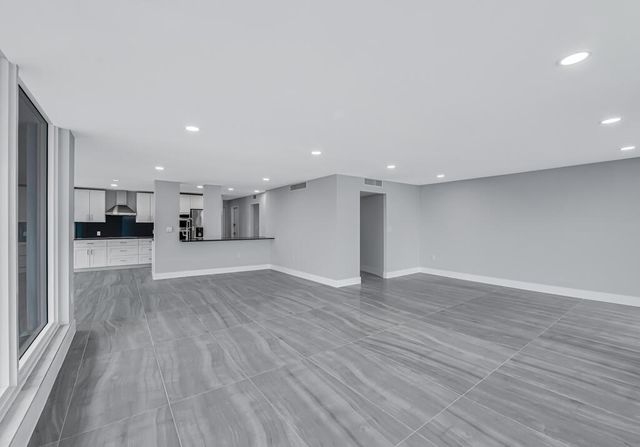 2751 S Ocean Drive 1008, Hollywood, FL 33019