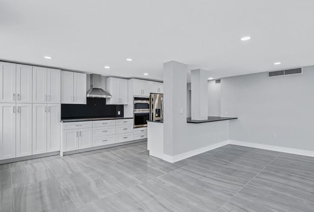 2751 S Ocean Drive 1008, Hollywood, FL 33019