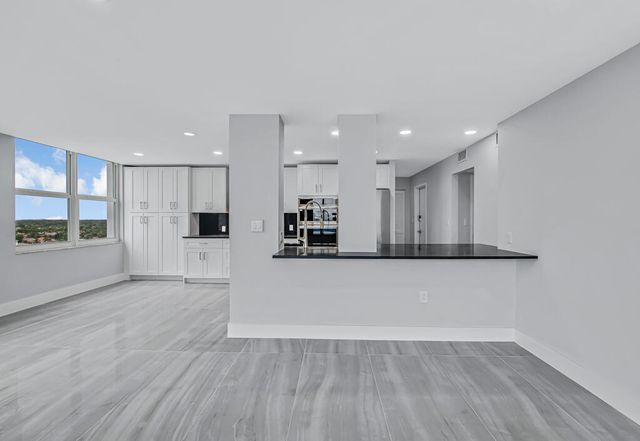 2751 S Ocean Drive 1008, Hollywood, FL 33019