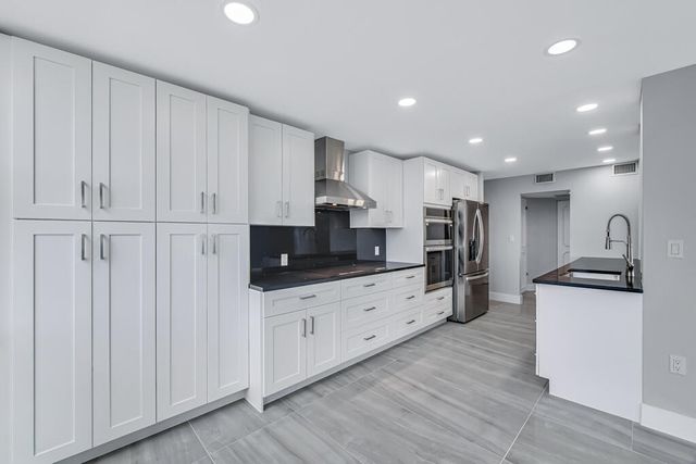 2751 S Ocean Drive 1008, Hollywood, FL 33019