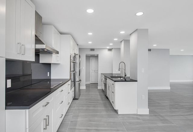 2751 S Ocean Drive 1008, Hollywood, FL 33019