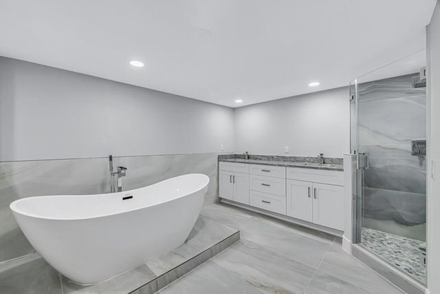 2751 S Ocean Drive 1008, Hollywood, FL 33019