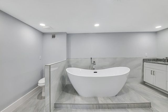 2751 S Ocean Drive 1008, Hollywood, FL 33019
