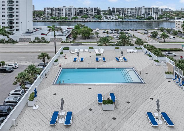 2751 S Ocean Drive 1008, Hollywood, FL 33019