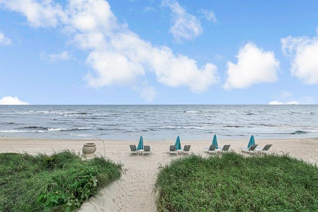 2751 S Ocean Drive 1008, Hollywood, FL 33019