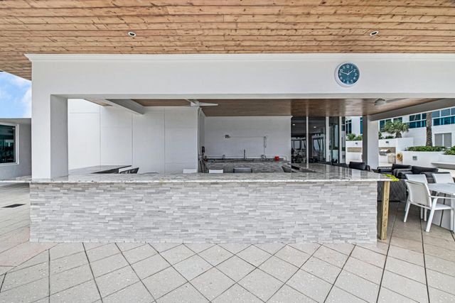 2751 S Ocean Drive 1008, Hollywood, FL 33019