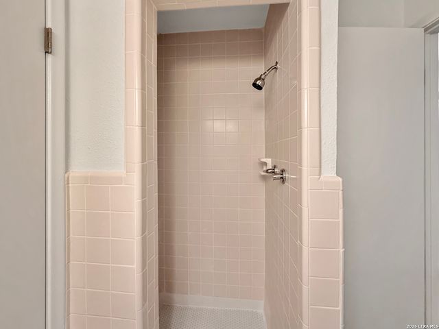 1127 Olney, San Antonio, TX 78218