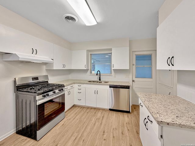 1127 Olney, San Antonio, TX 78218