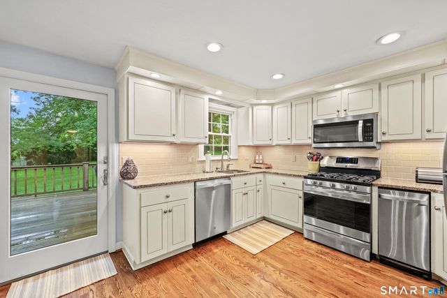 102 Terry Lane, Rocky Hill, CT 06067