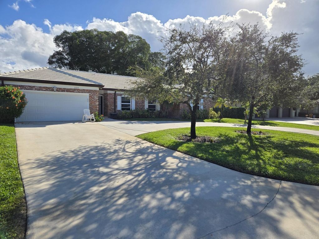 224 Orange Tree Drive, Atlantis, FL 33462