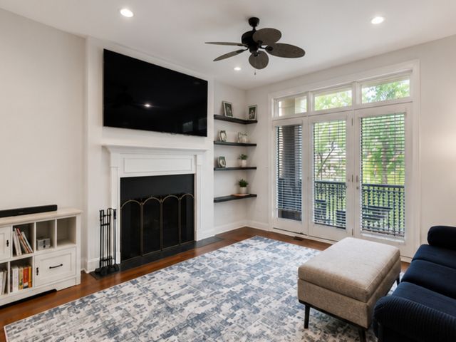 1625 W Estes Avenue C, Chicago, IL 60626