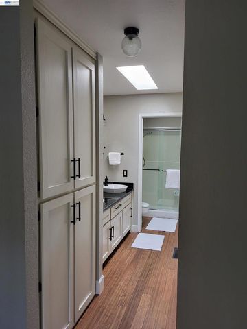 665 Palomino Dr D, Pleasanton, CA 94566