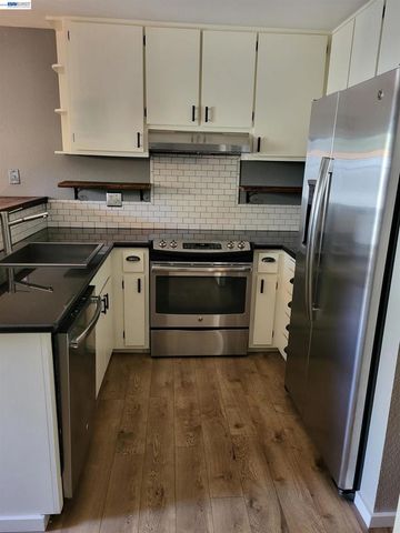 665 Palomino Dr D, Pleasanton, CA 94566